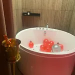 One Of One Experiences - Love Room